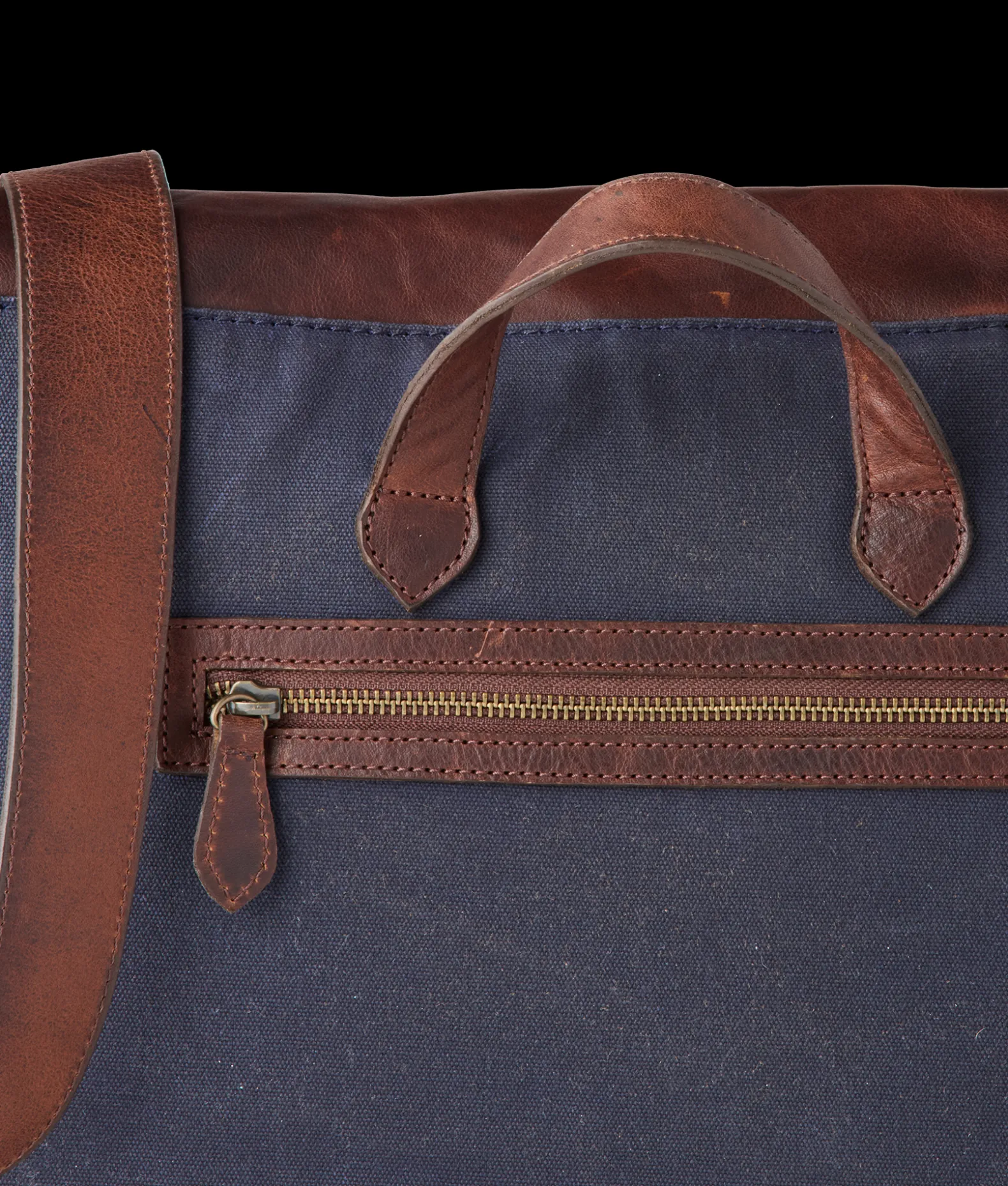 Lucchese Travel*Everyday Waxed Canvas Messenger Bag